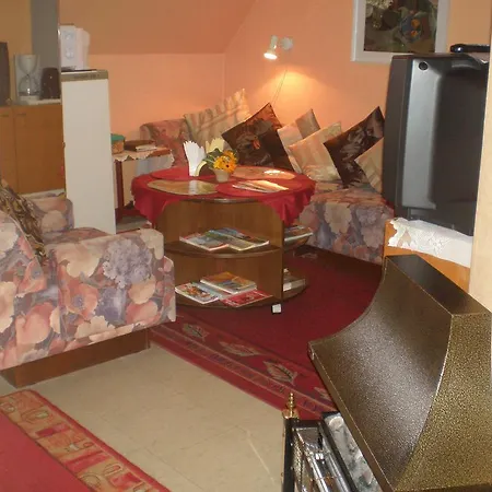 Jannseni Homestay *